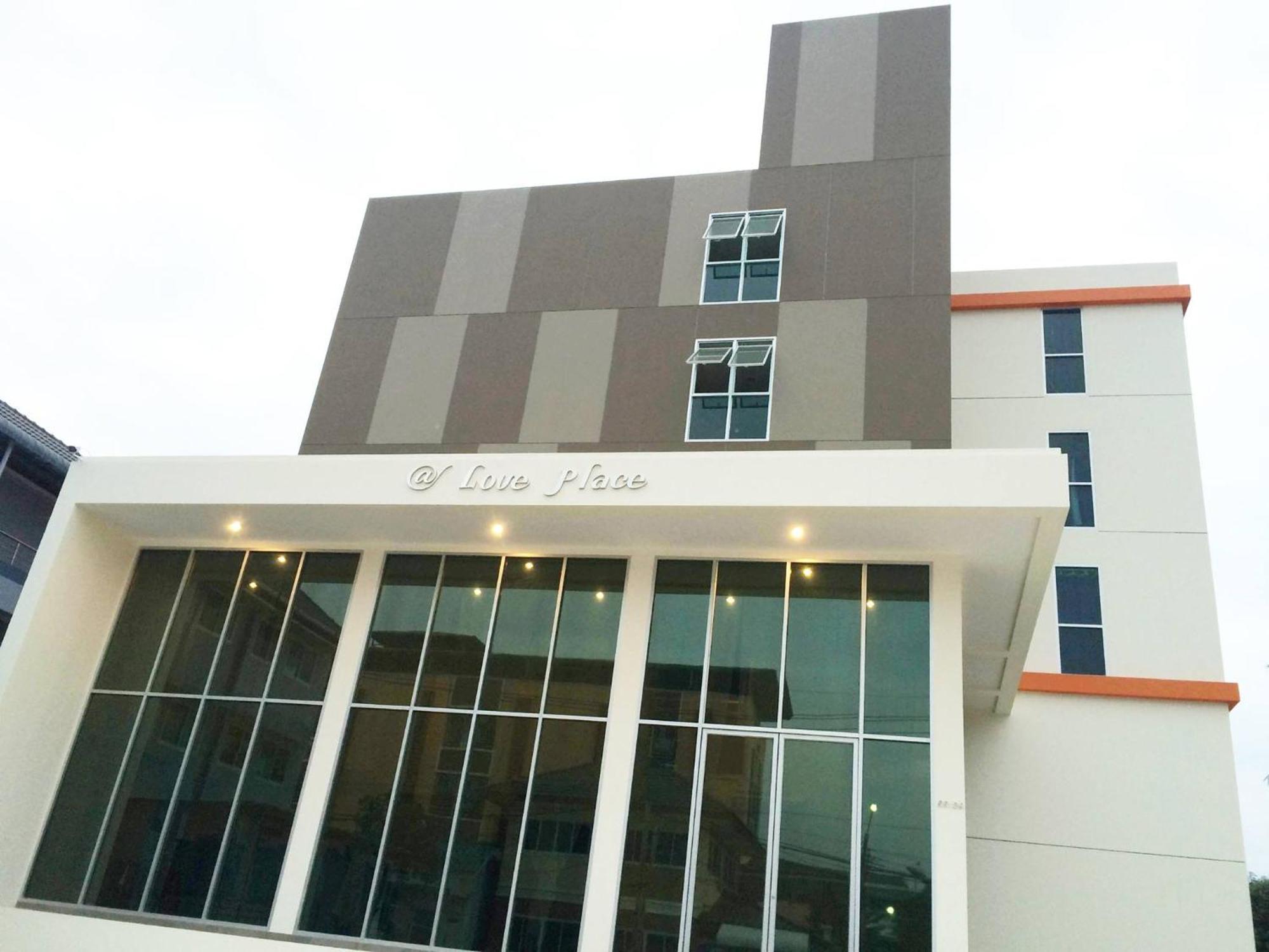Sixty Star Love Place Hotel กรุงเทพมหานคร ภายนอก รูปภาพ