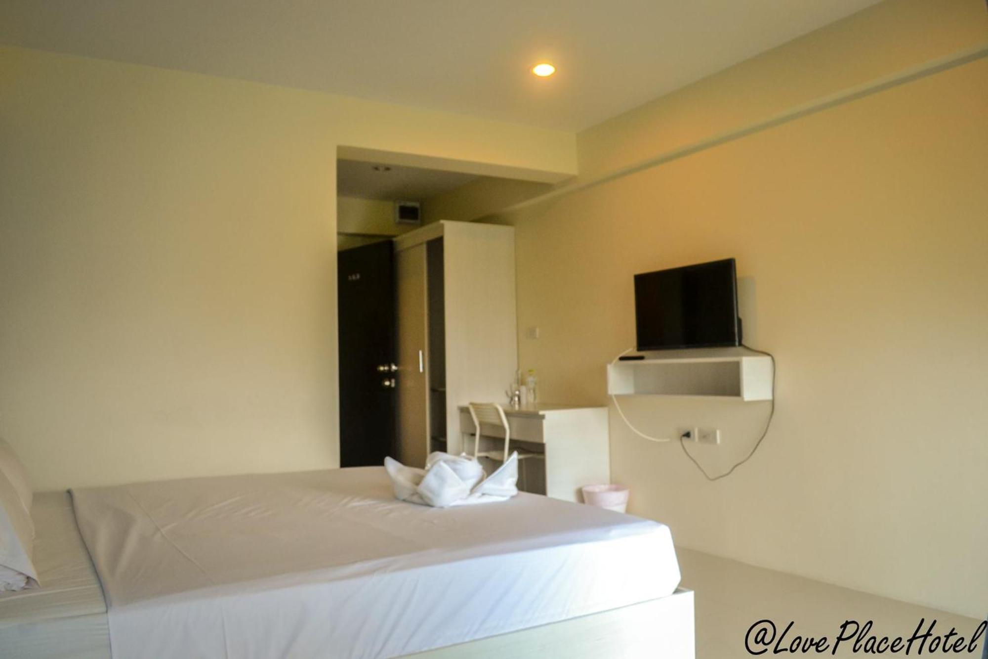 Sixty Star Love Place Hotel กรุงเทพมหานคร ภายนอก รูปภาพ