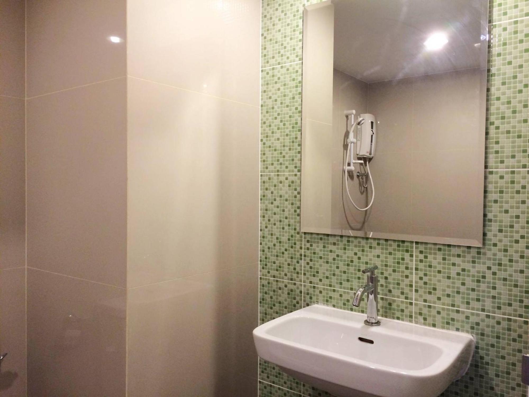 Sixty Star Love Place Hotel กรุงเทพมหานคร ภายนอก รูปภาพ